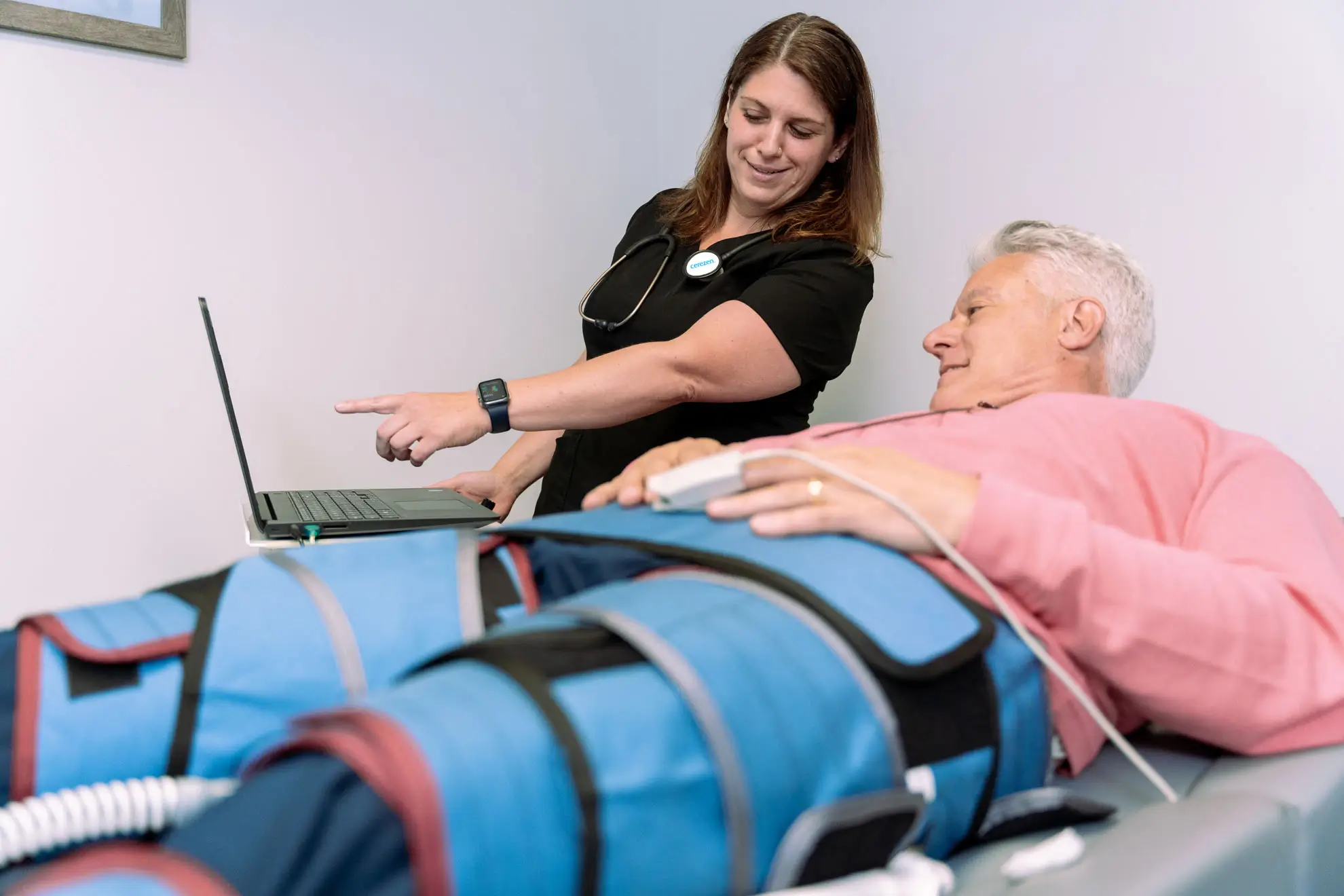 Older man receiving Cerzen™ ECP Therapy treatment
